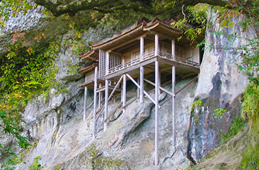 Sanbutsu-ji Temple (Nageiredo)