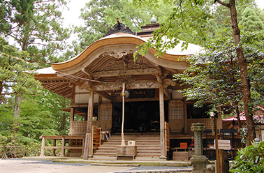 Bâtiment principal du temple Sanbutsu-ji